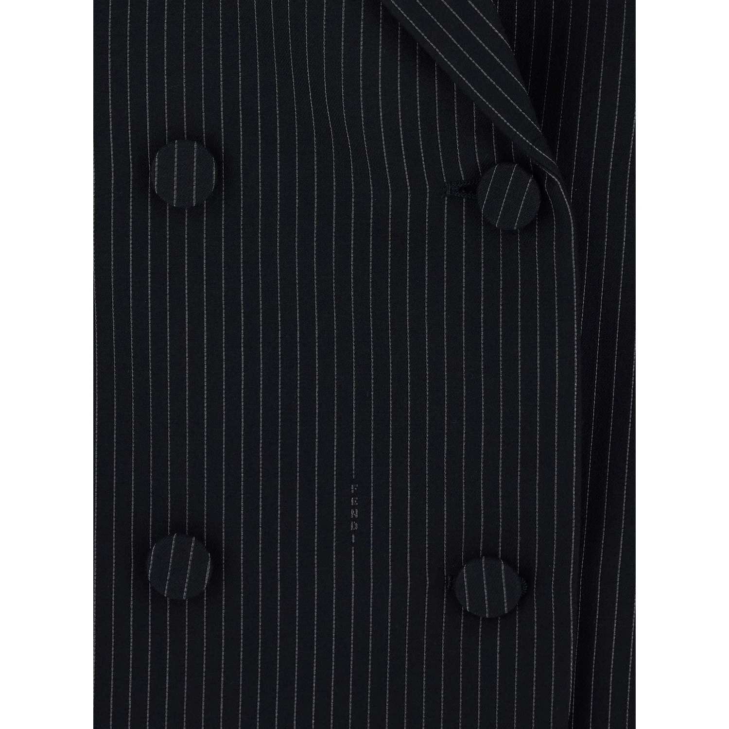 Double breasted coat in wool