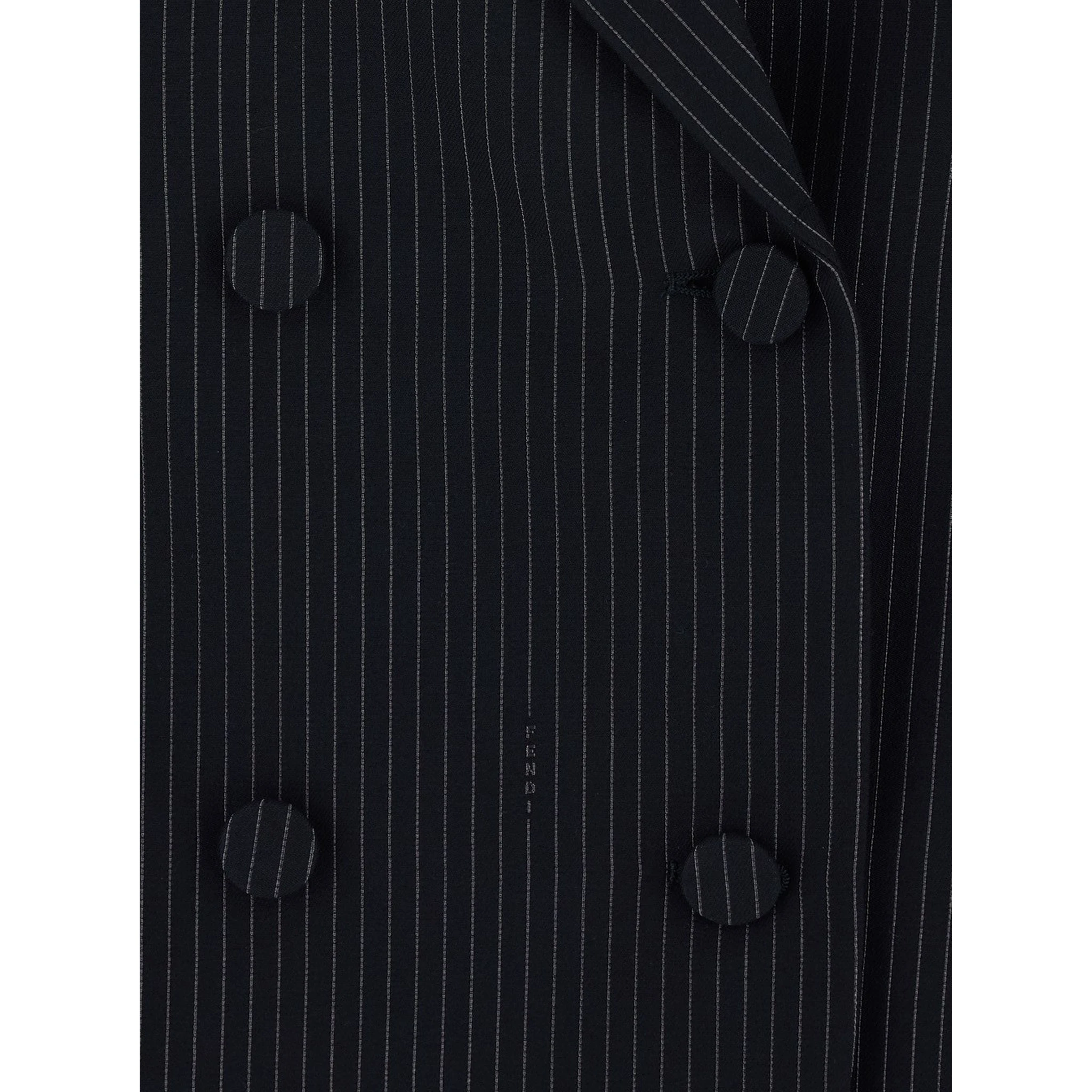 Double breasted coat in wool