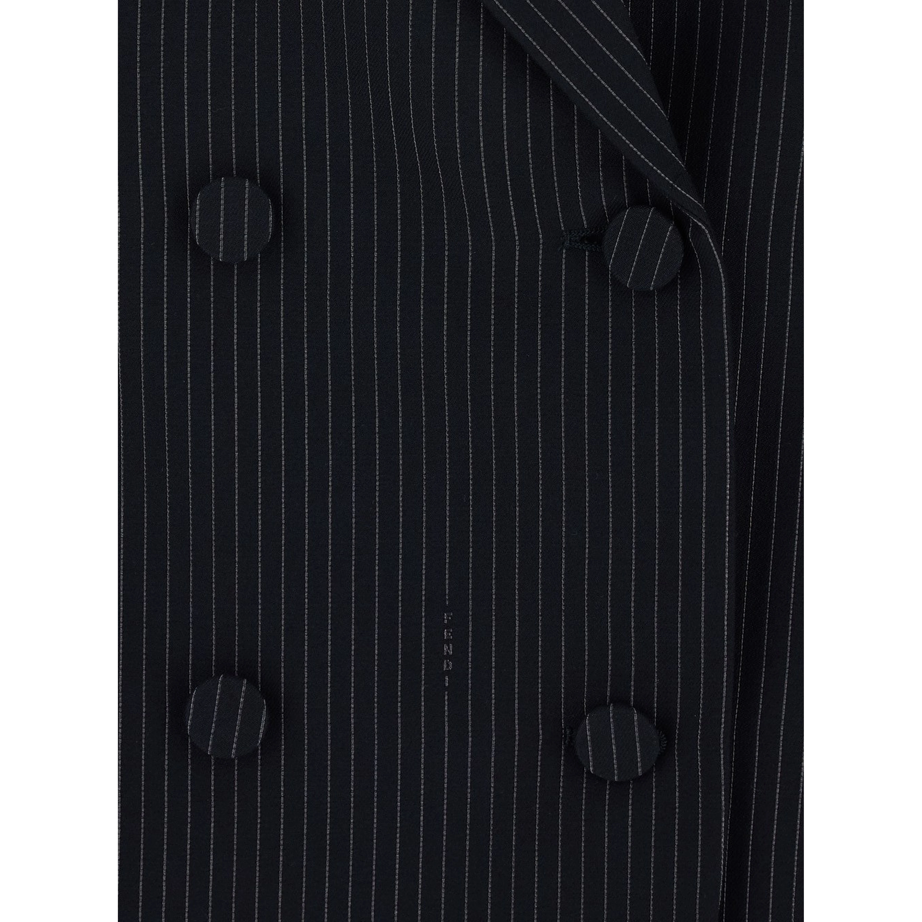 Double breasted coat in wool