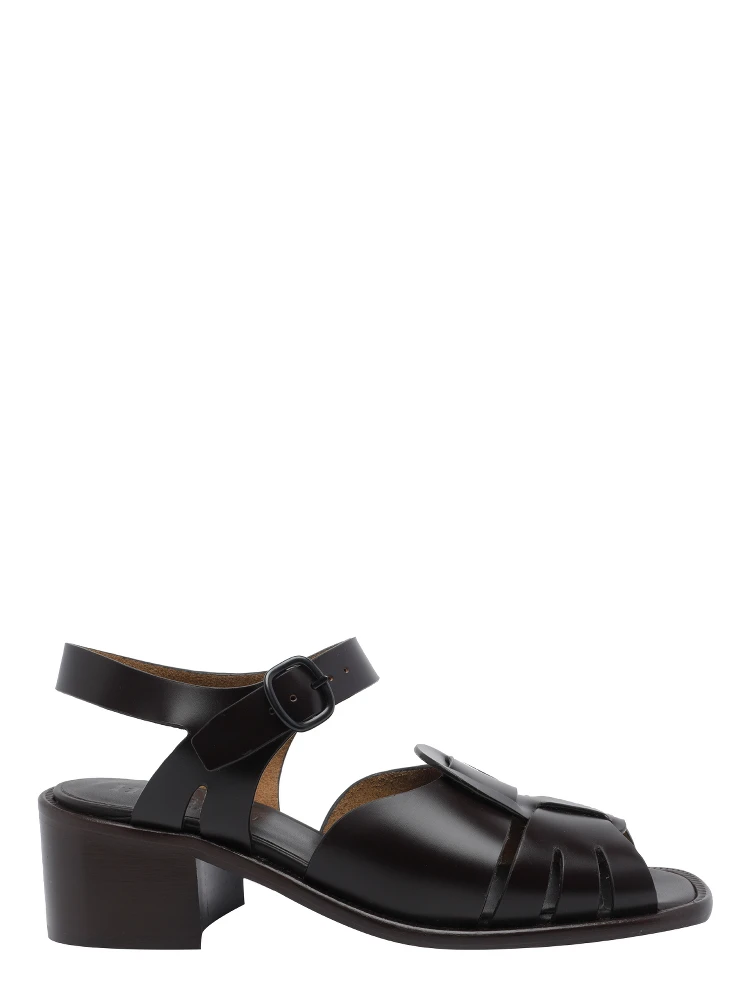 هيرو مع كعب بني