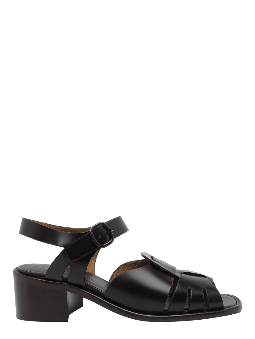 هيرو مع كعب بني