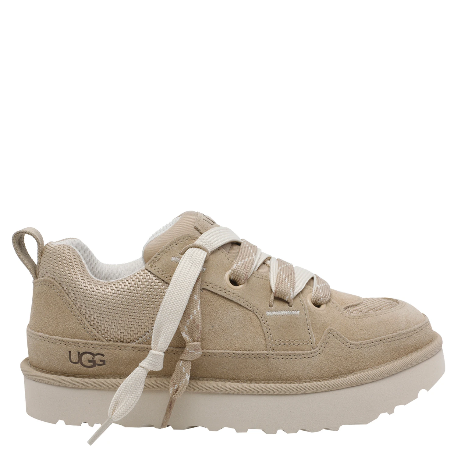 حذاء رياضي من UGG بيج