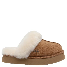 صندل UGG بني اللون