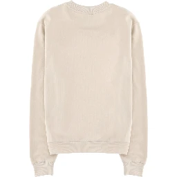 كنزة رياضية بشعار