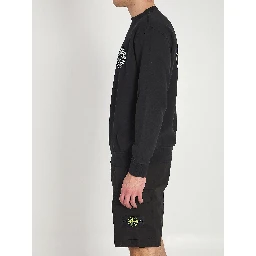 كنزة برقبة دائرية