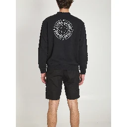 كنزة برقبة دائرية