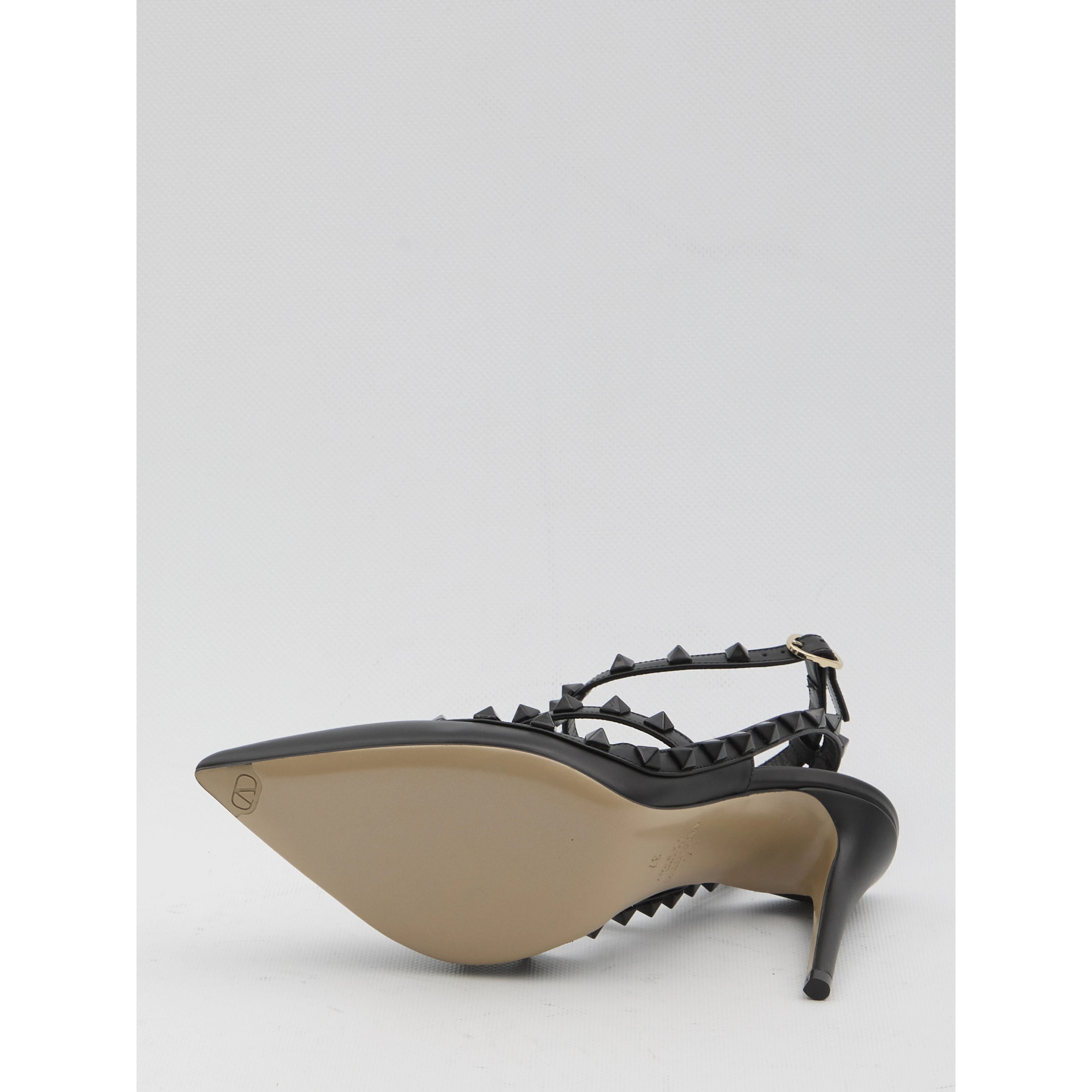 Rockstud pumps