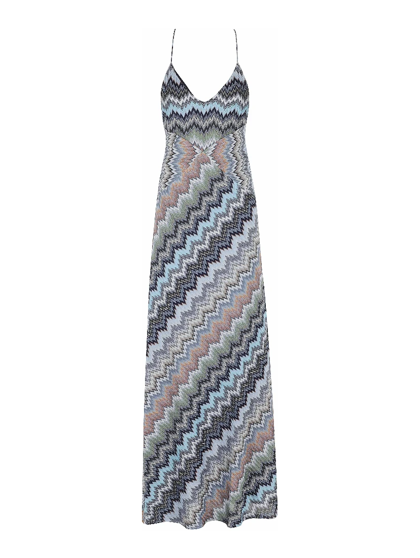 فستان طويل بدون أكمام