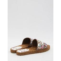 شباشب إسبادريلا مطرزة بالزهور