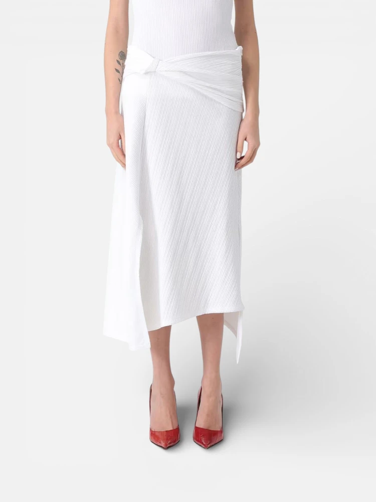 تنورة فيكتوريا بيكهام