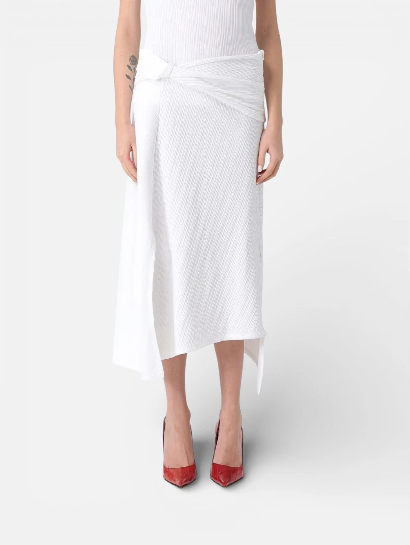 تنورة فيكتوريا بيكهام