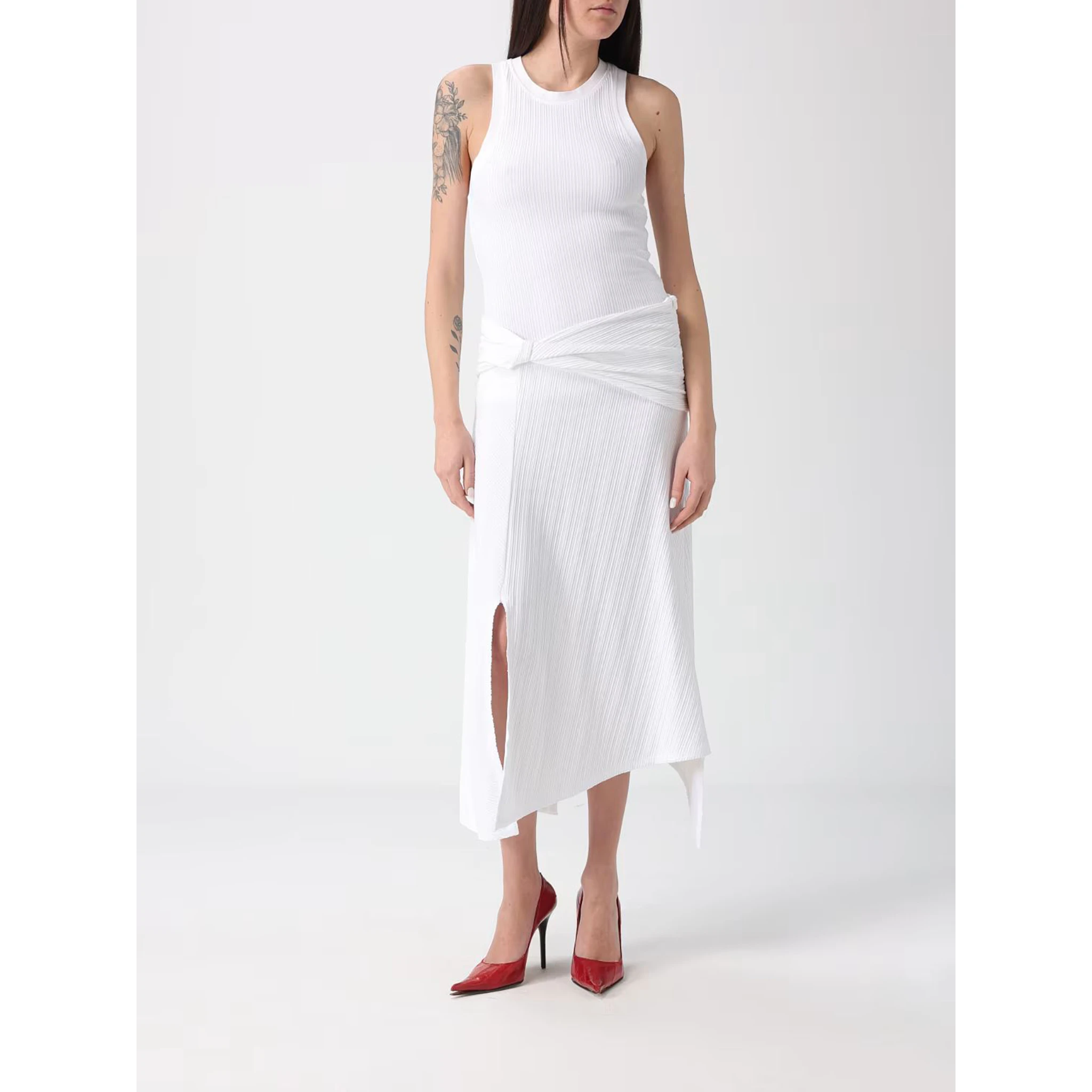 تنورة فيكتوريا بيكهام