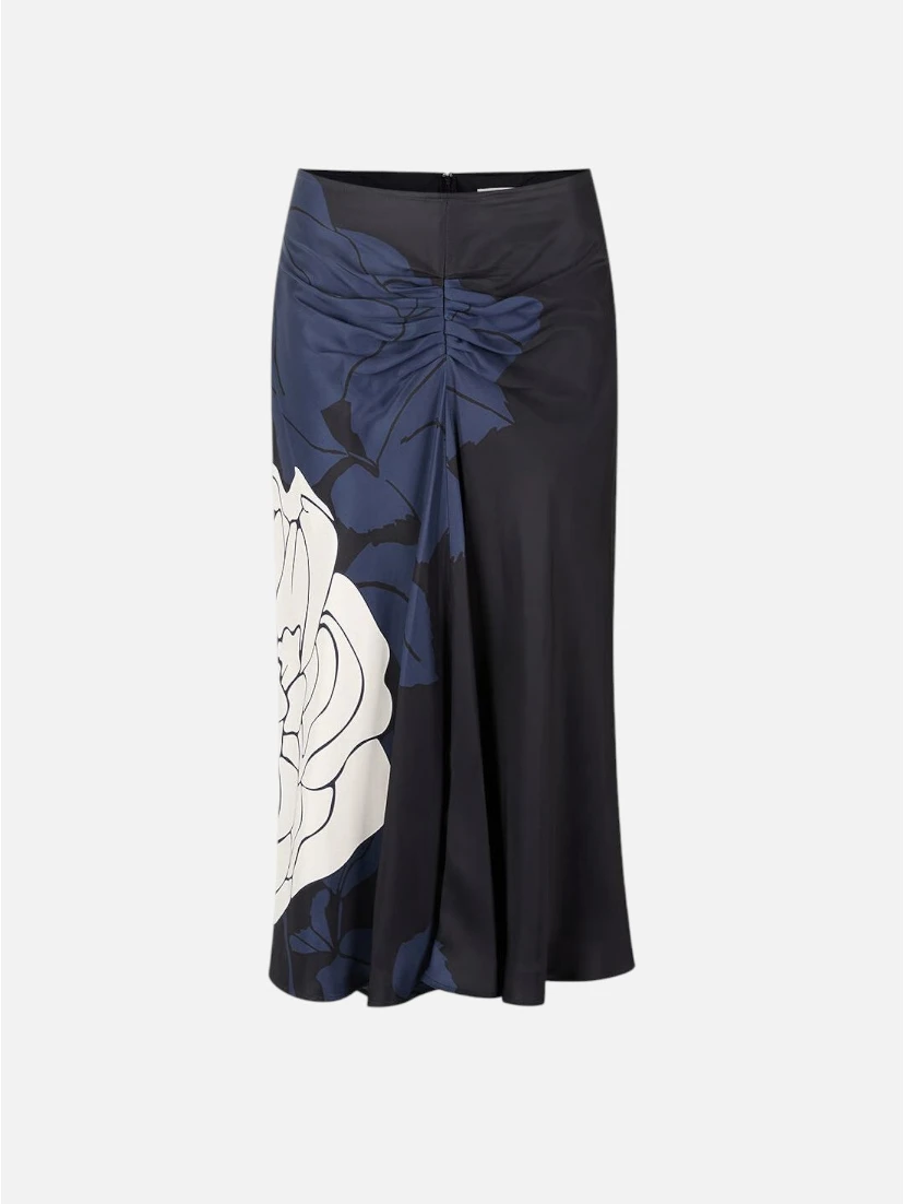 تنورة فيكتوريا بيكهام