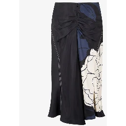 تنورة فيكتوريا بيكهام