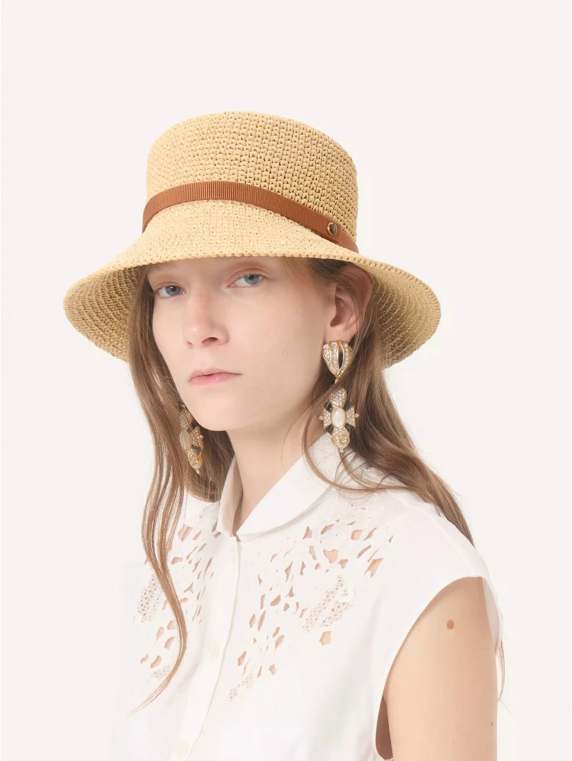 قبعة فالنتينو غارافاني