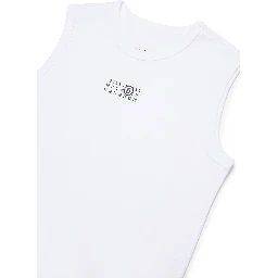 قمصان تحمل شعارًا