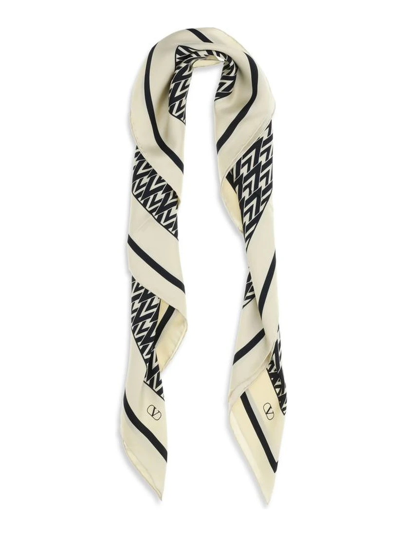 وشاح حريري متعدد الألوان