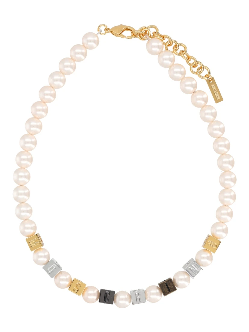 عقد من اللؤلؤ