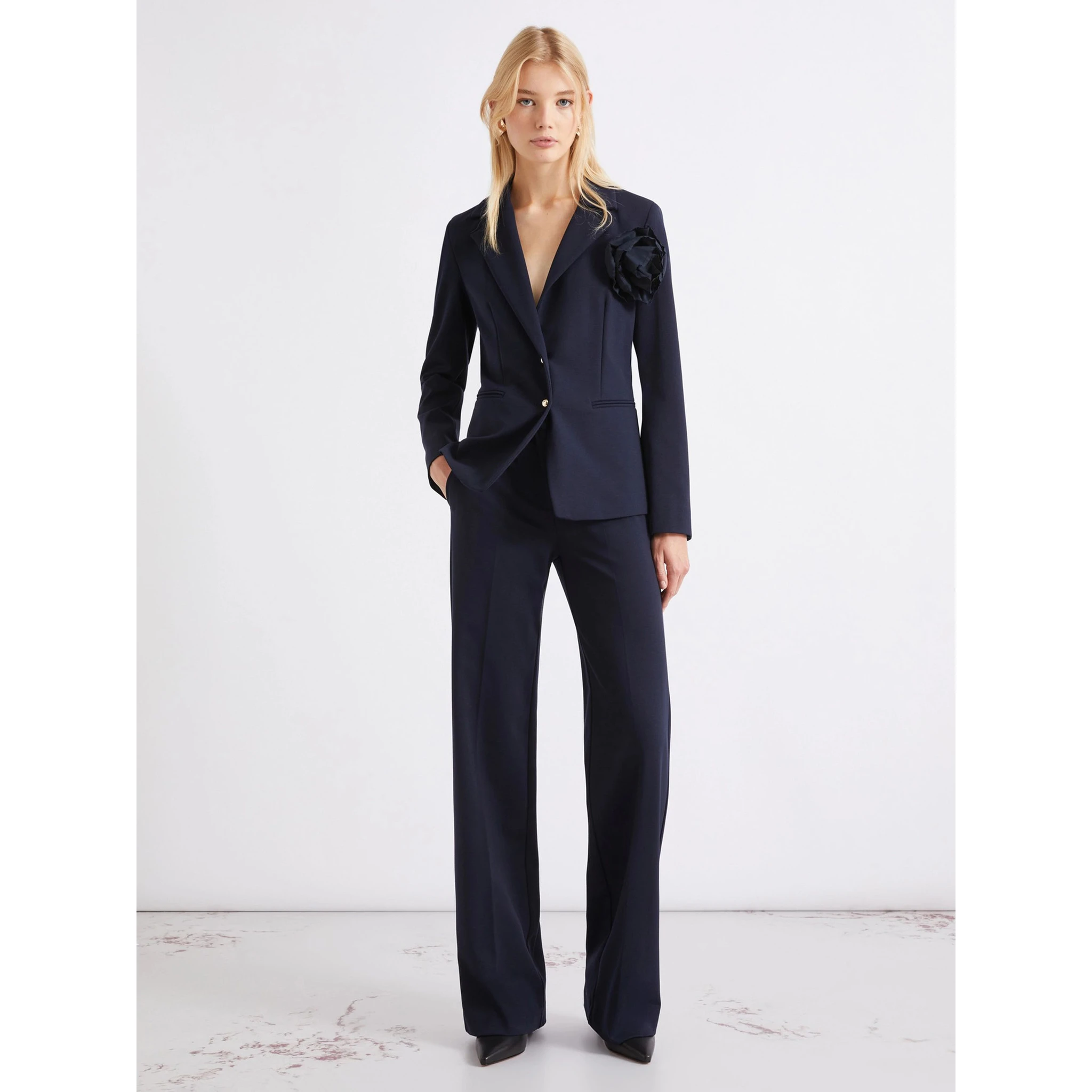 ماريلا إم إل إس آر آي تي إم أو ساكو