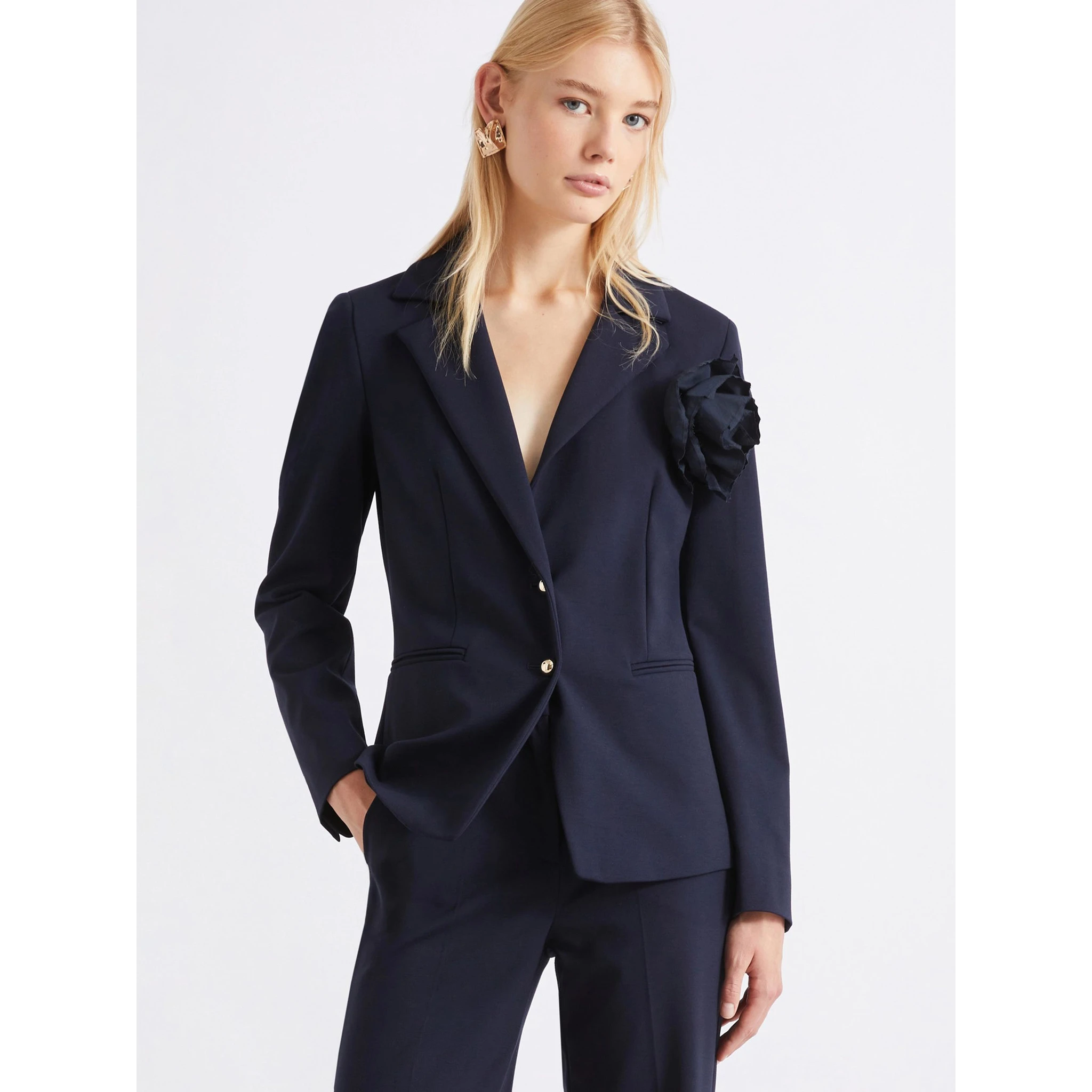 ماريلا إم إل إس آر آي تي إم أو ساكو