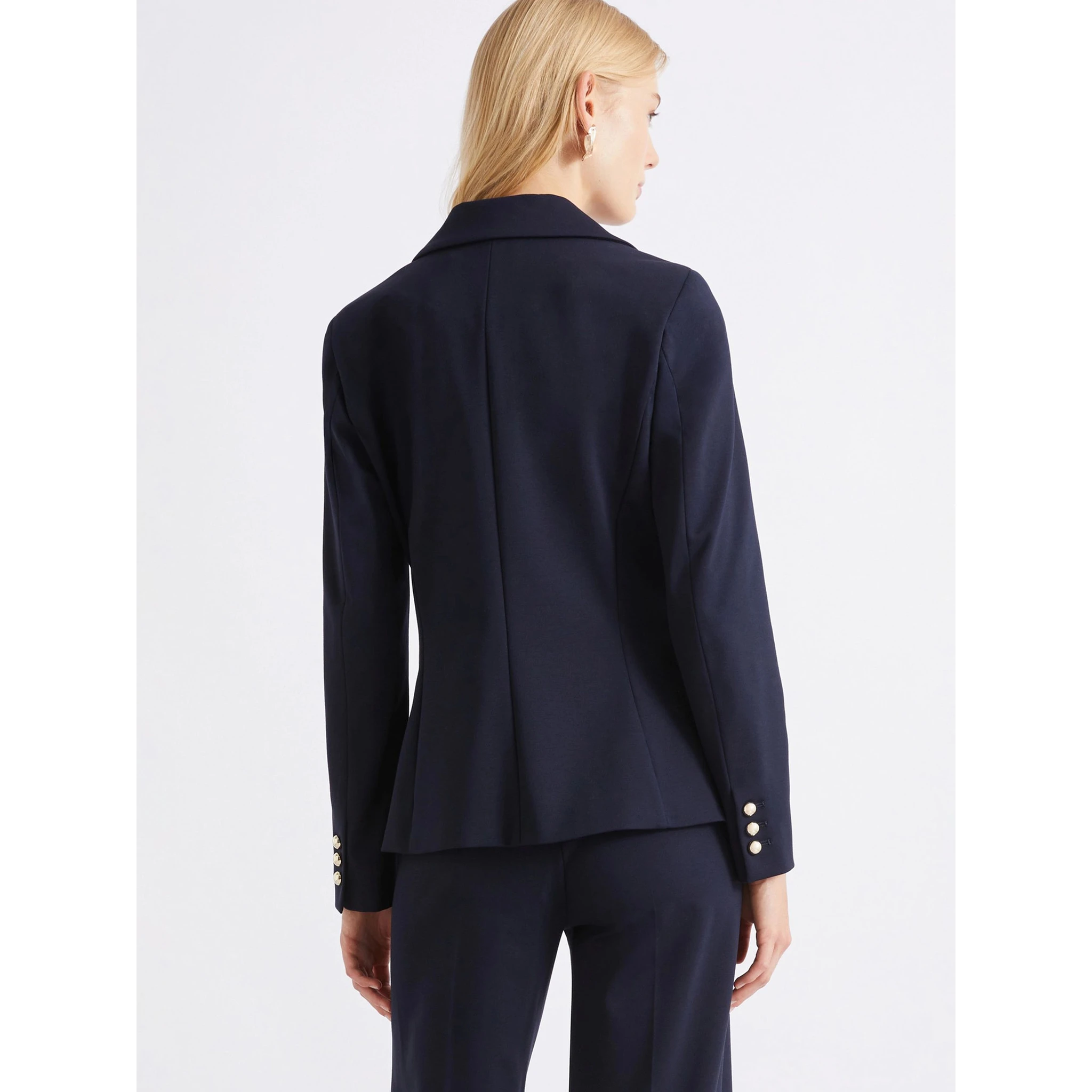 ماريلا إم إل إس آر آي تي إم أو ساكو