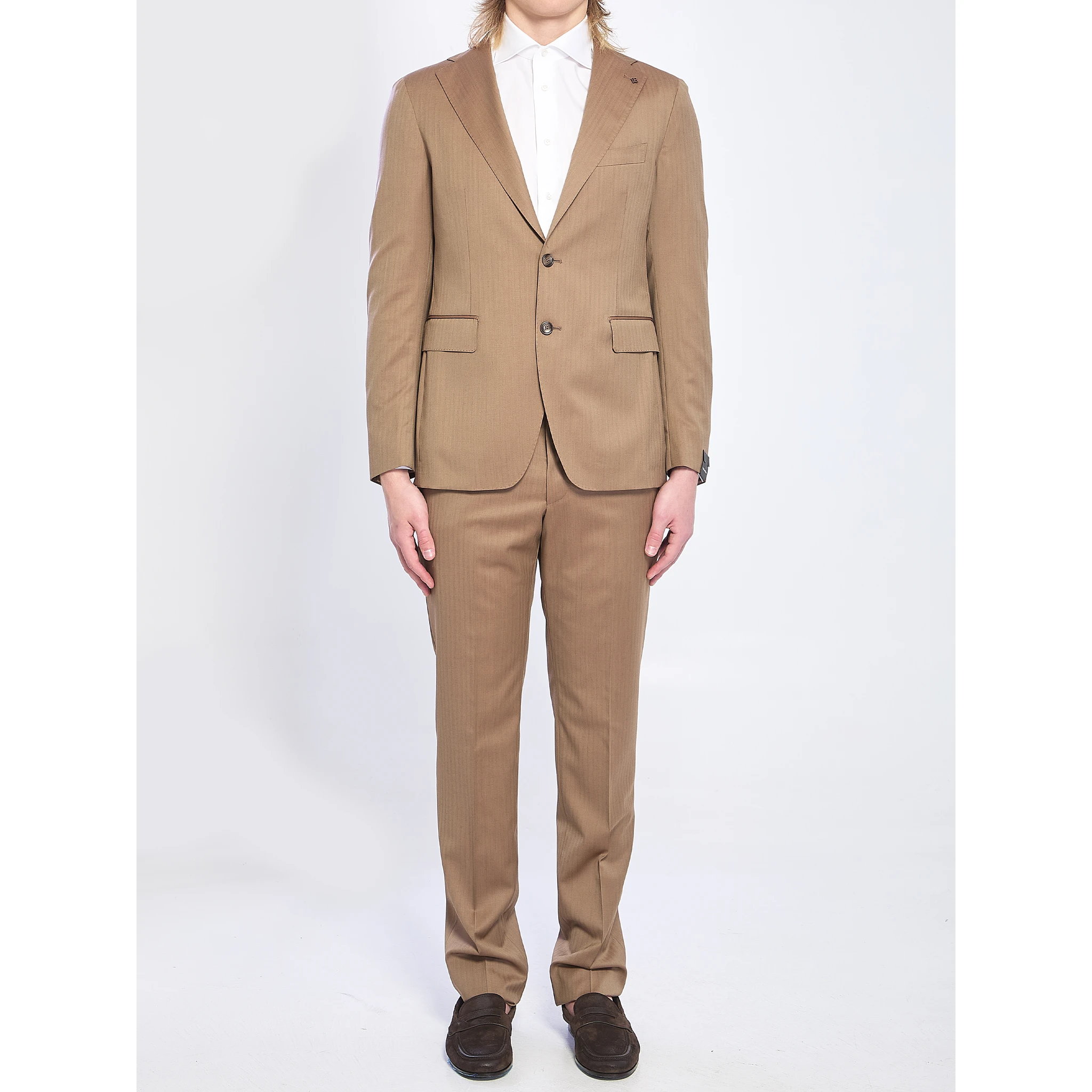 Single-breasted suit in super 130s virgin wool