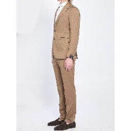 Single-breasted suit in super 130s virgin wool