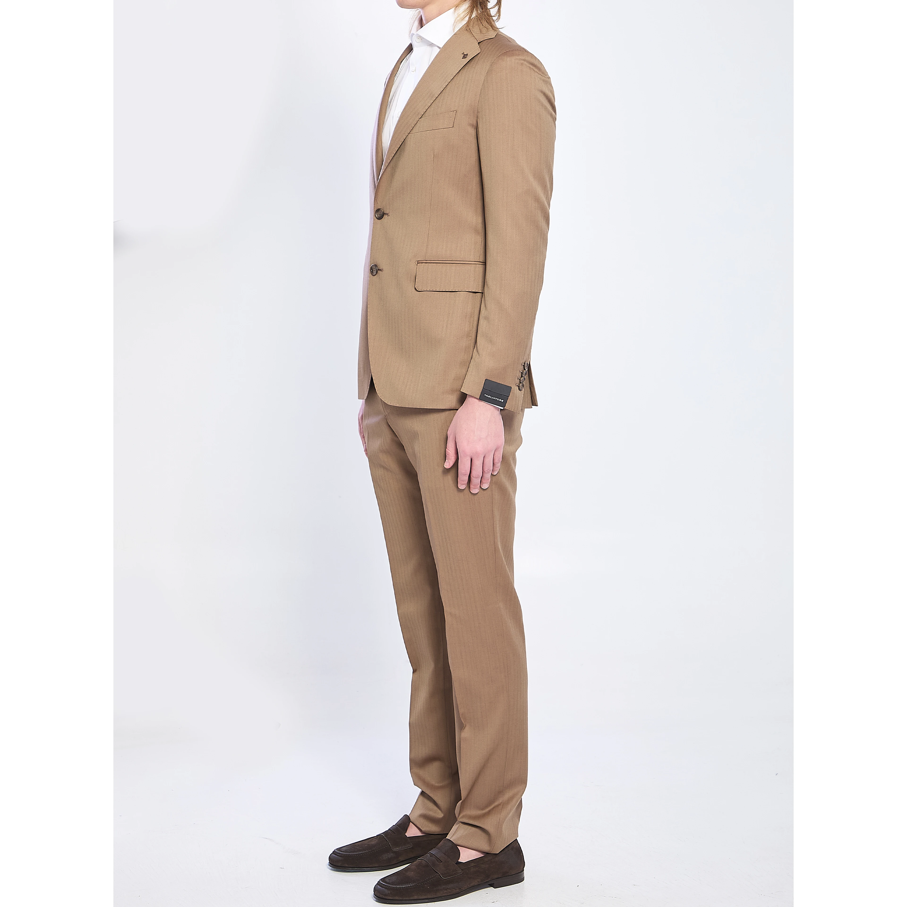 Single-breasted suit in super 130s virgin wool