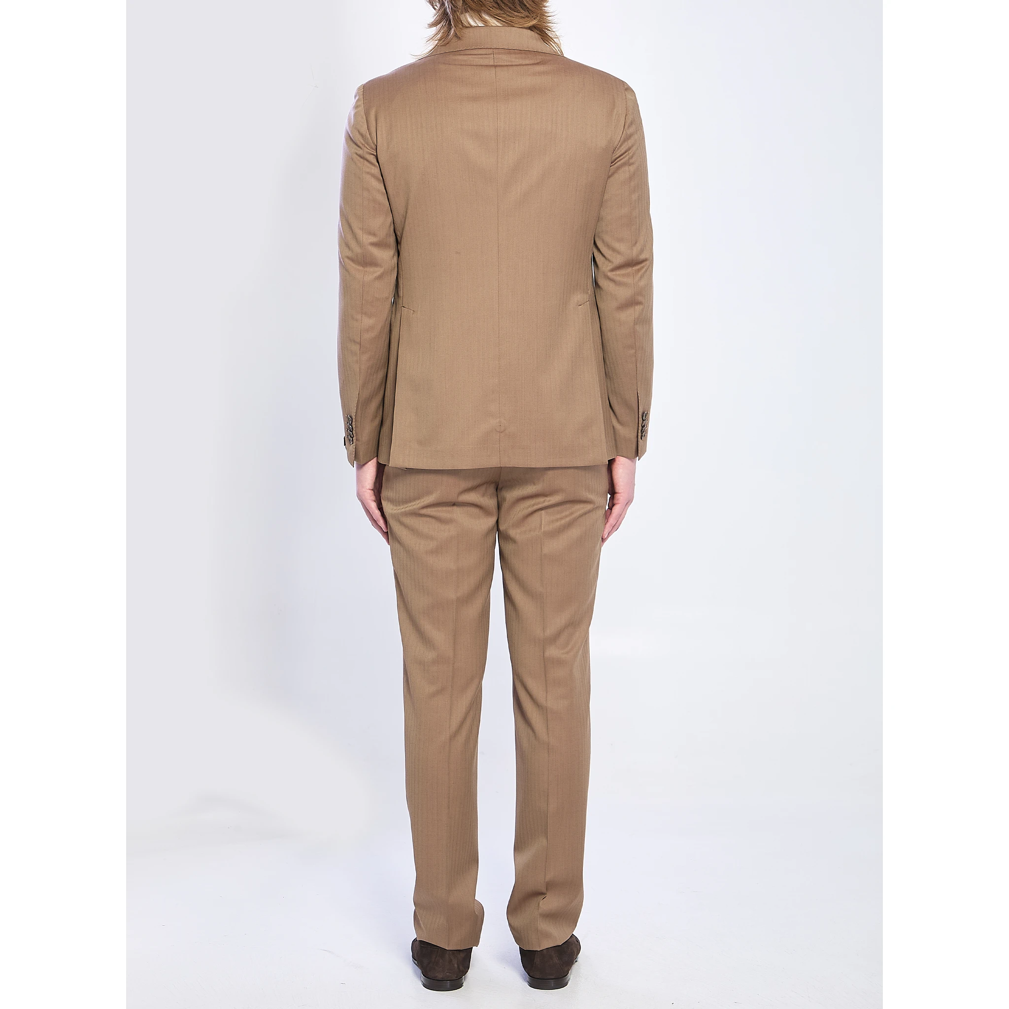 Single-breasted suit in super 130s virgin wool