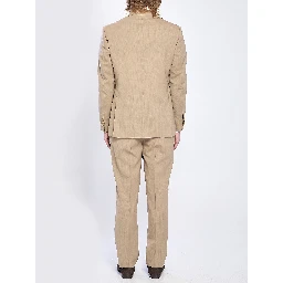 Feeling single-breasted suit