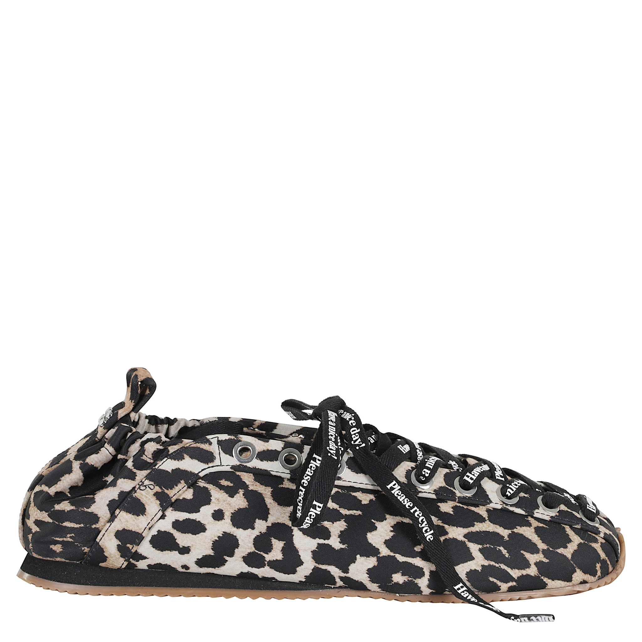 حذاء باليرينا رياضي برباط من النايلون