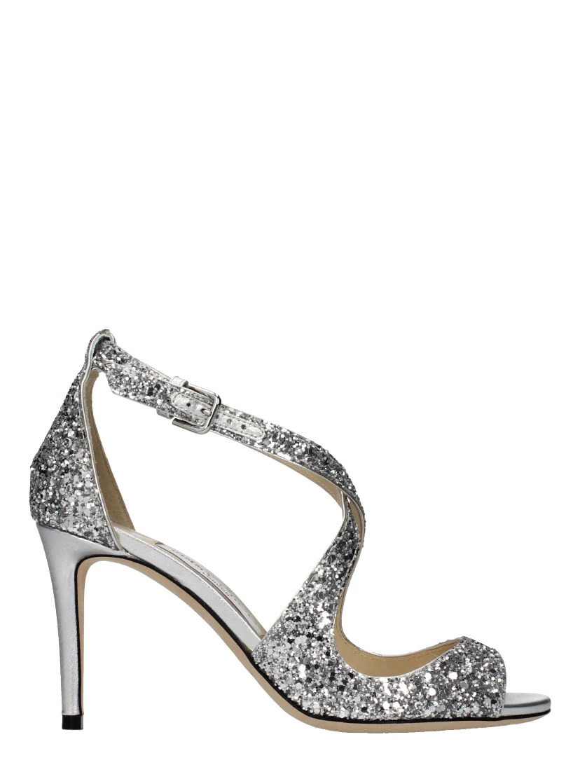 صندل بلاستيكي رمادي اللون مزود بحزام