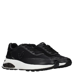 حذاء رياضي أسود من القماش