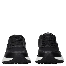 حذاء رياضي أسود من القماش