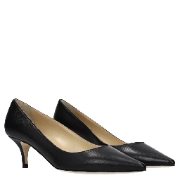 حذاء بكعب متوسط من الجلد الأسود