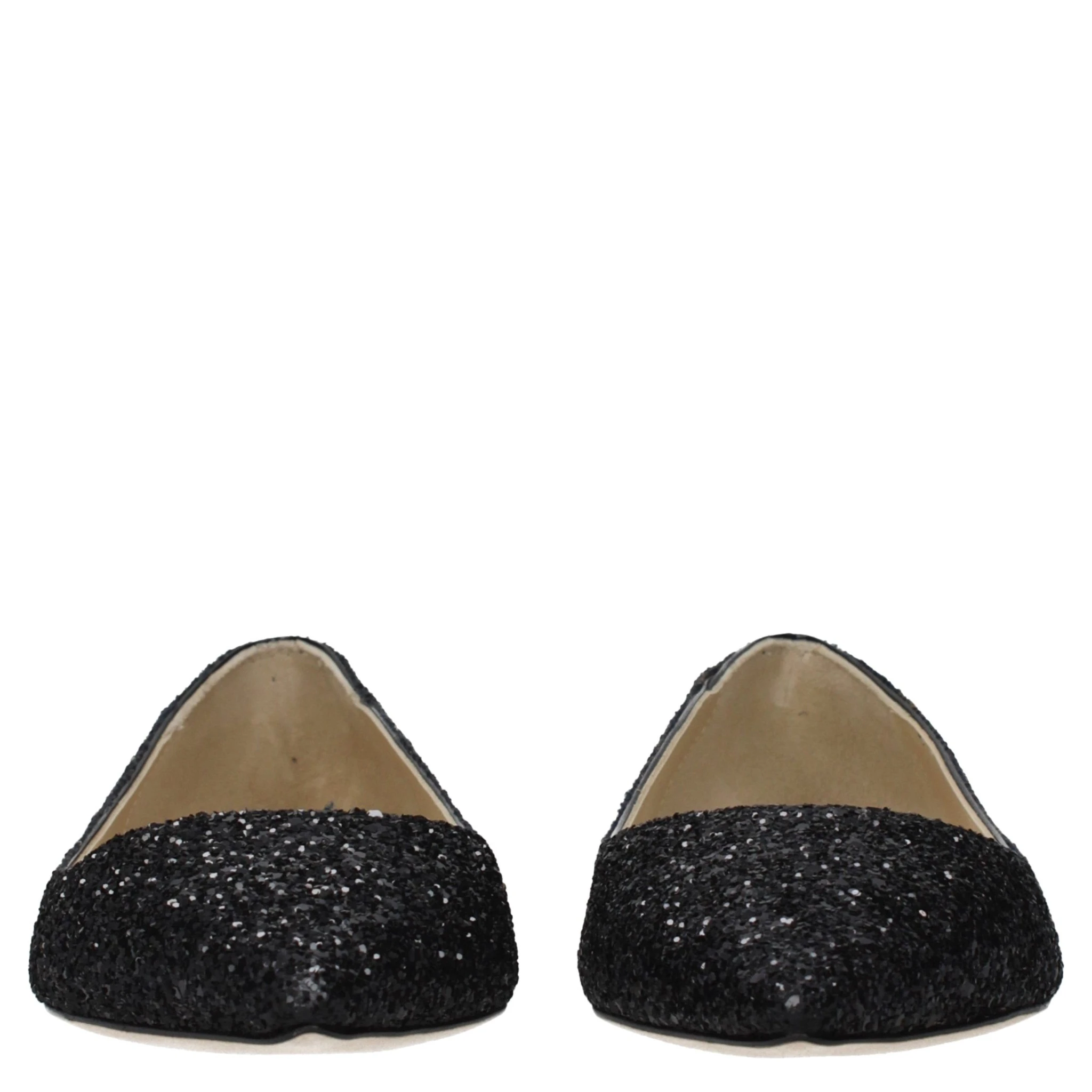 حذاء باليه أسود من البلاستيك