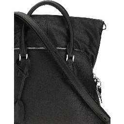 حقيبة كتف بوس توروس من جلد العجل الأسود