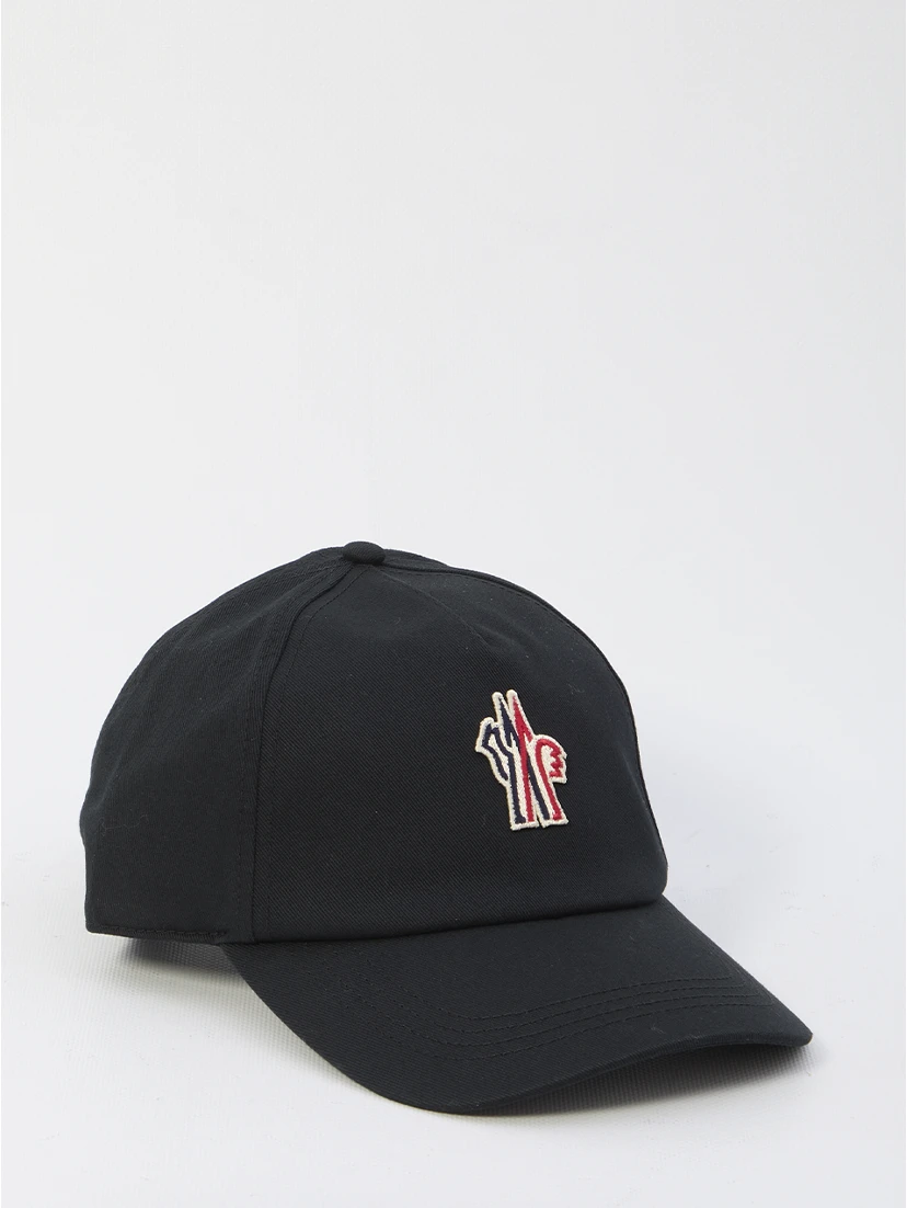 Baseball cap with logo