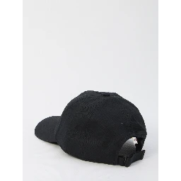 Baseball cap with logo