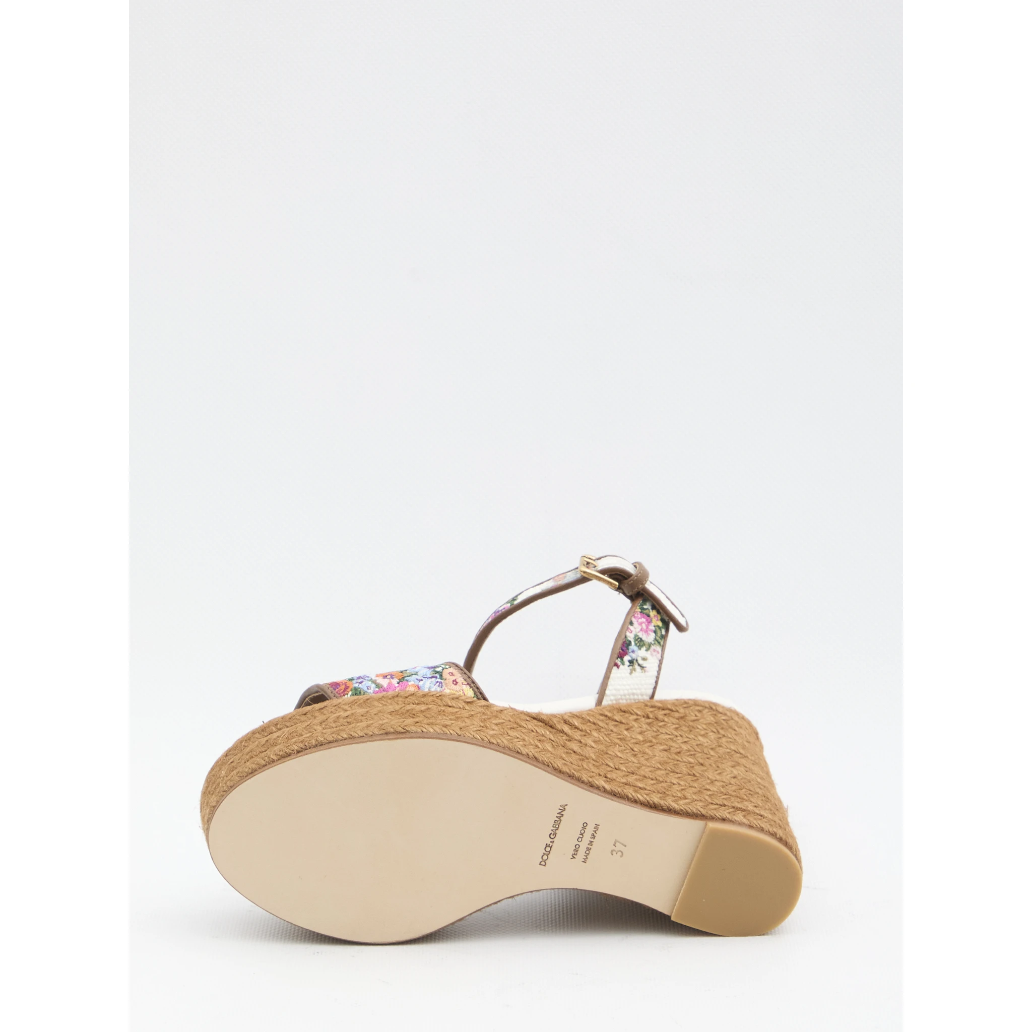 Platform in nappa with thread embroidery