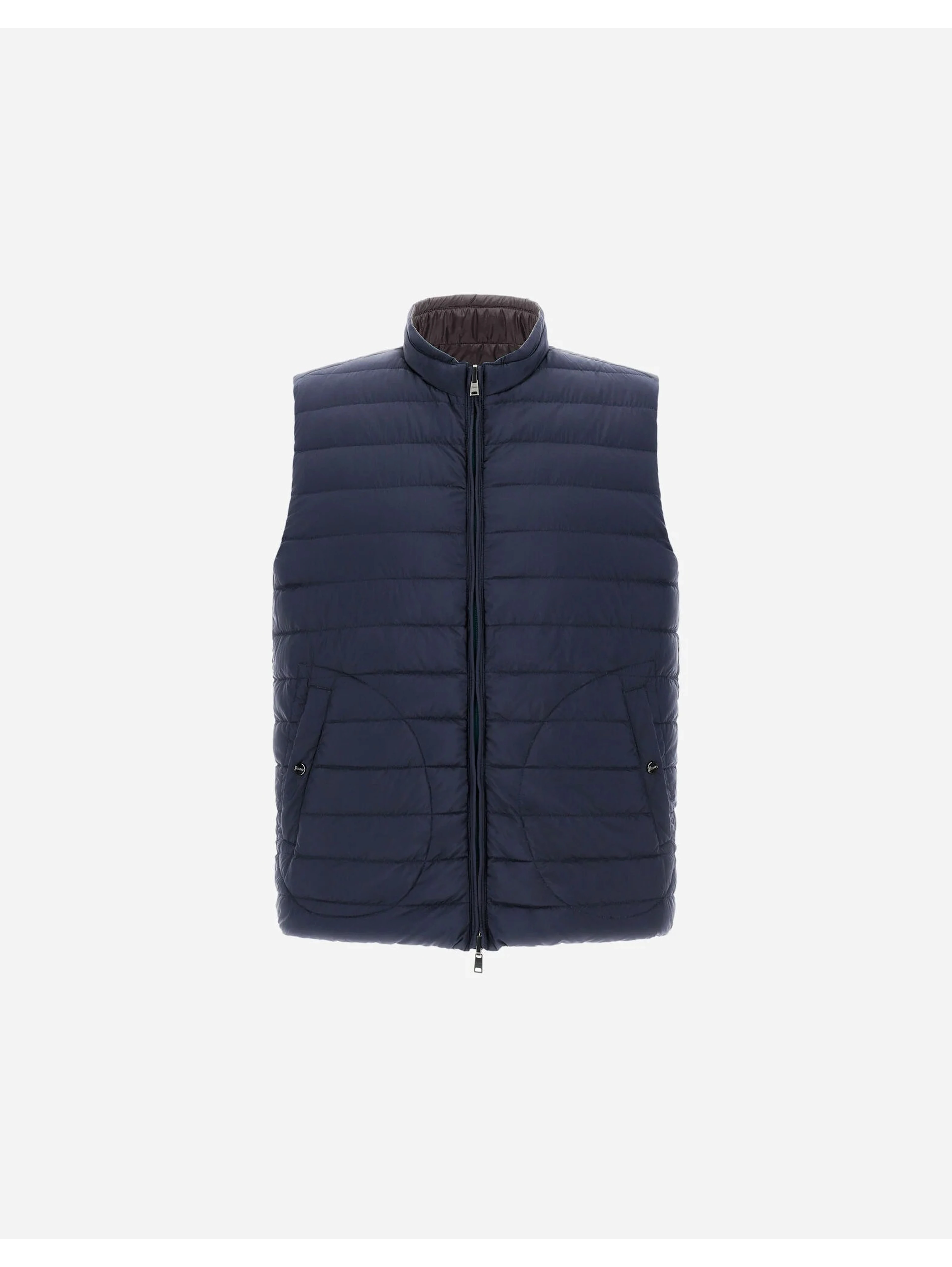Nylon sleeveless jacket