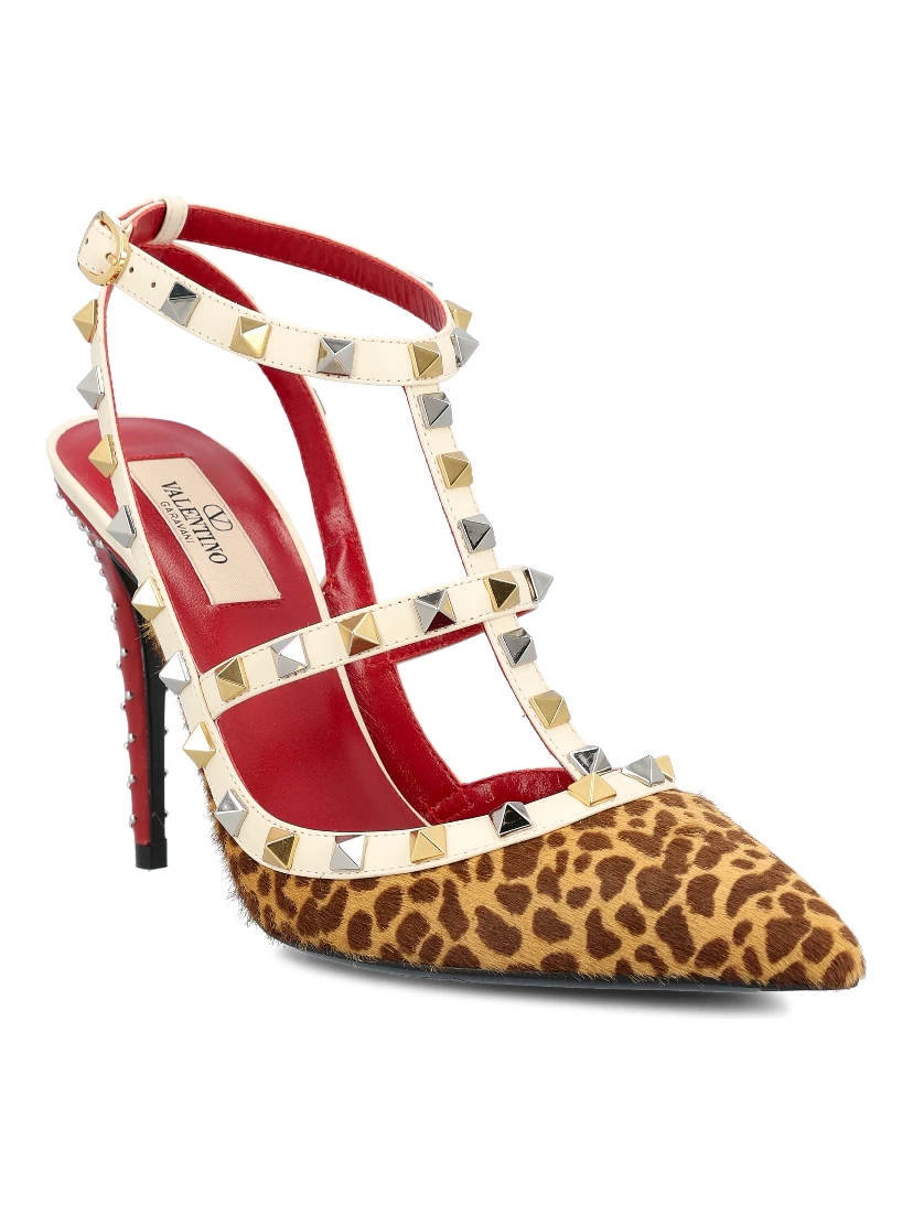 فالنتينو غارافاني بكعب