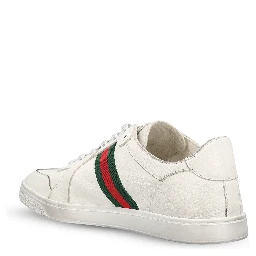 Stretch low-top trainer