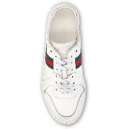 Stretch low-top trainer