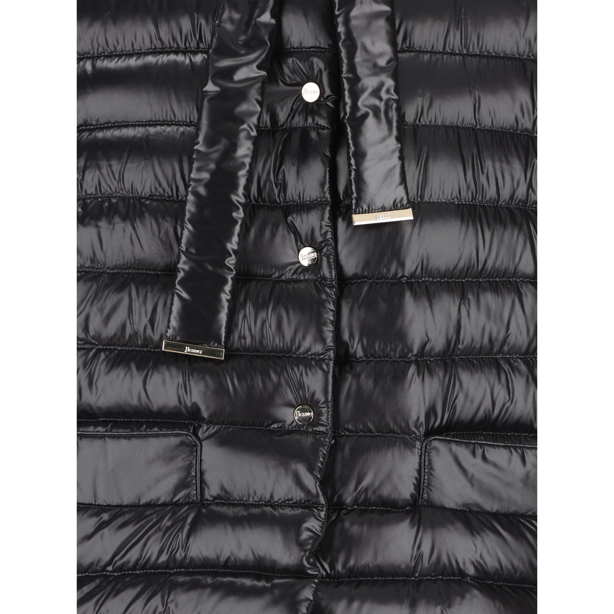 هيرنو كوتس أسود