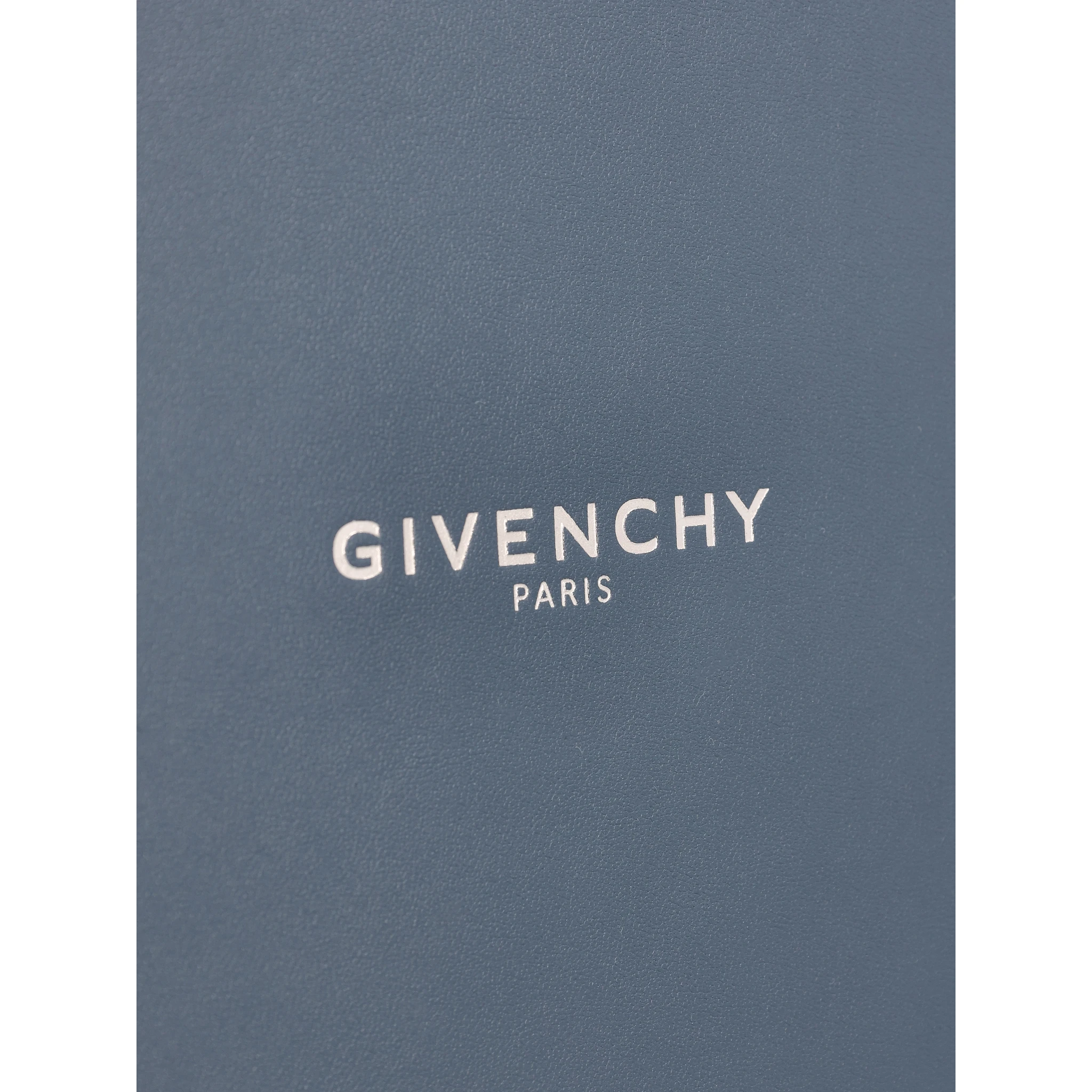 حقائب جيفنشي