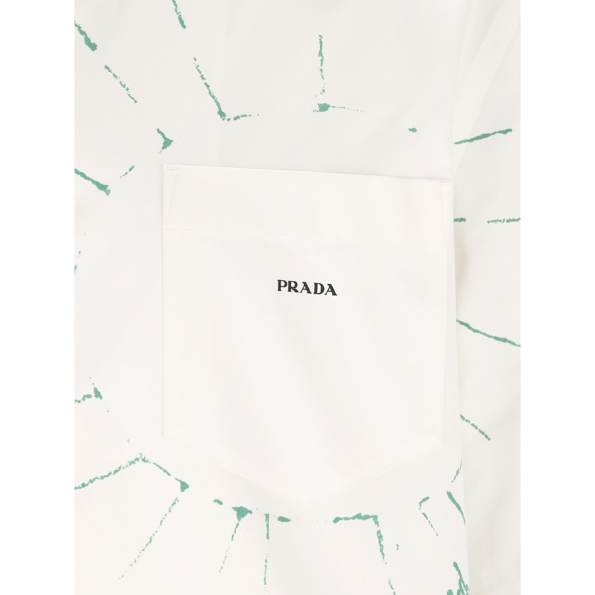 قمصان برادا خضراء