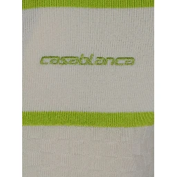 تيشيرتات وبولو بيضاء من كازابلانكا