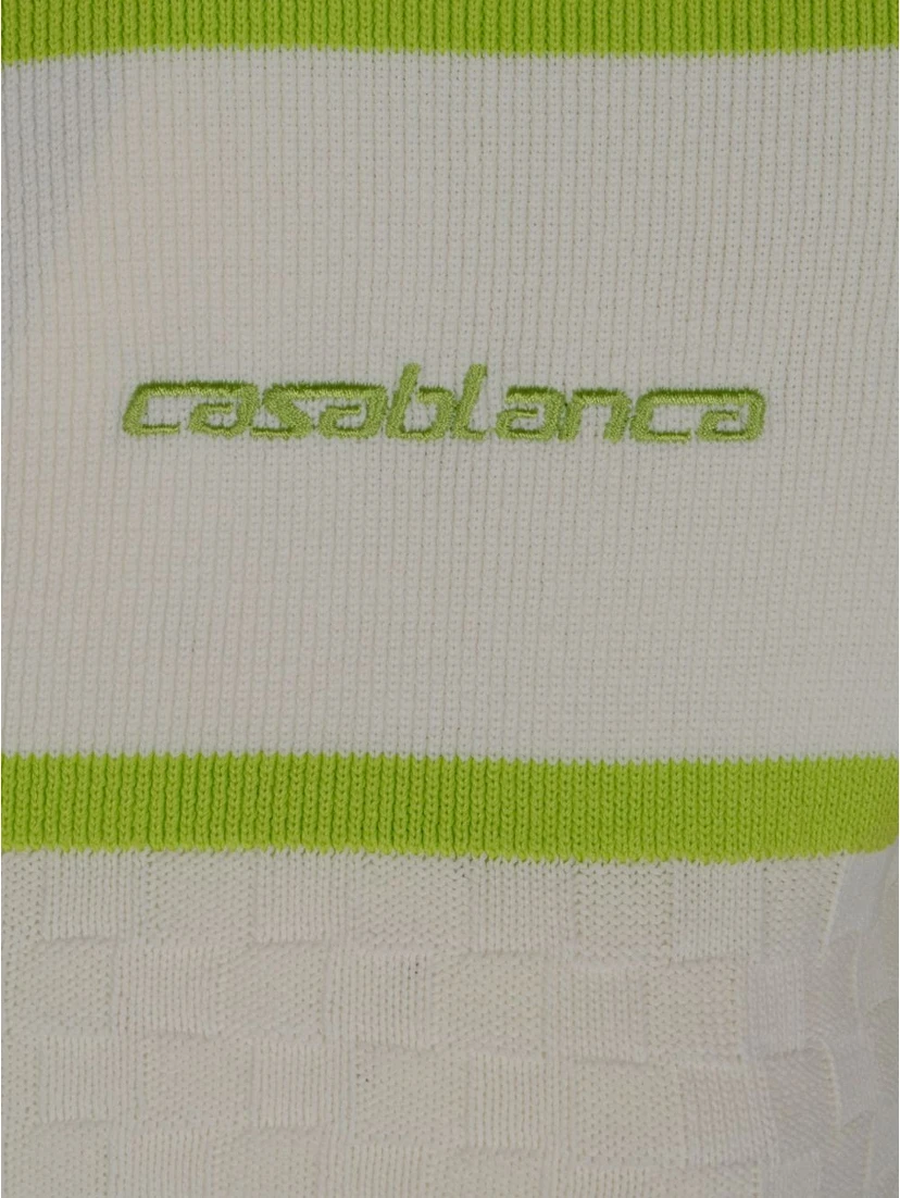 تيشيرتات وبولو بيضاء من كازابلانكا