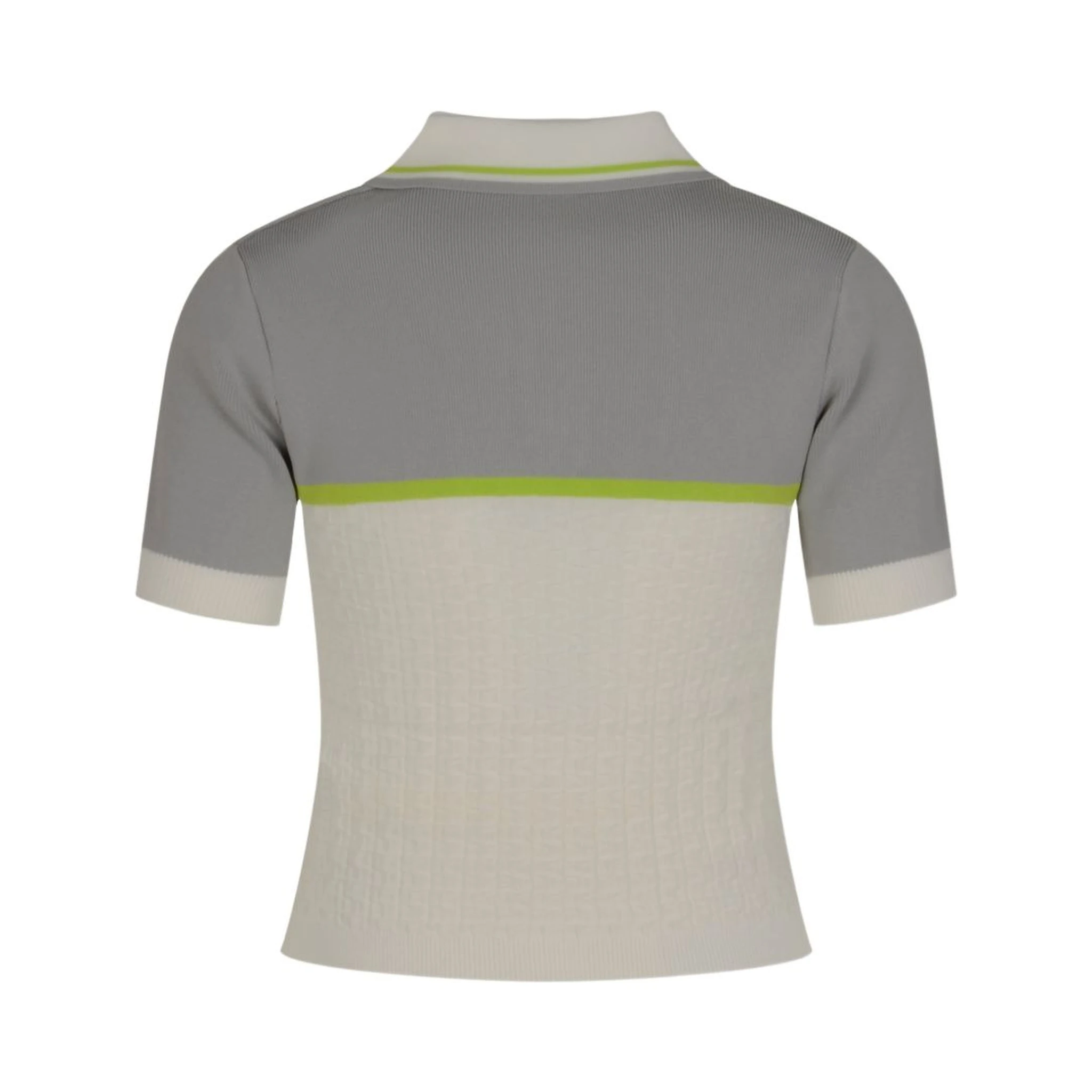 تيشيرتات وبولو بيضاء من كازابلانكا